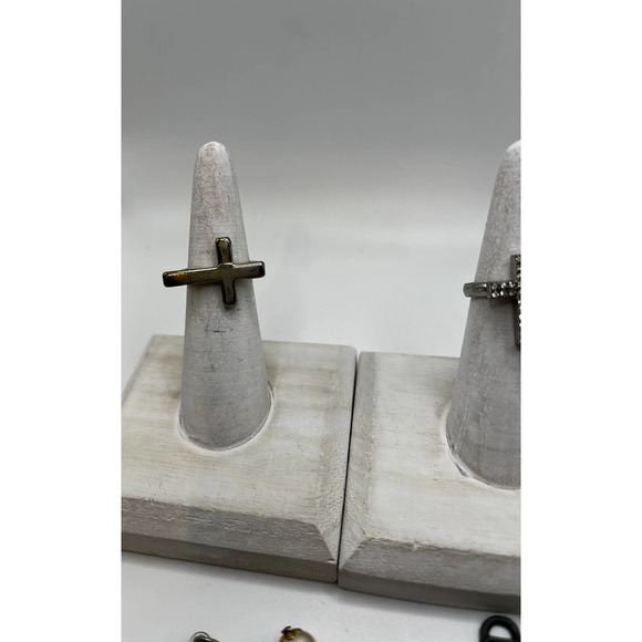 Religious Jewelry Pieces - 8 Piece Untested - 3 Rings and 6 Pendants/Charms - Picture 4 of 9